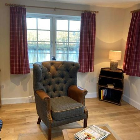 Kingfisher Cottage, Port O Tay Питлохри Экстерьер фото