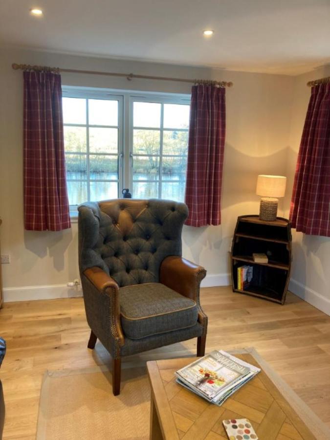 Kingfisher Cottage, Port O Tay Питлохри Экстерьер фото