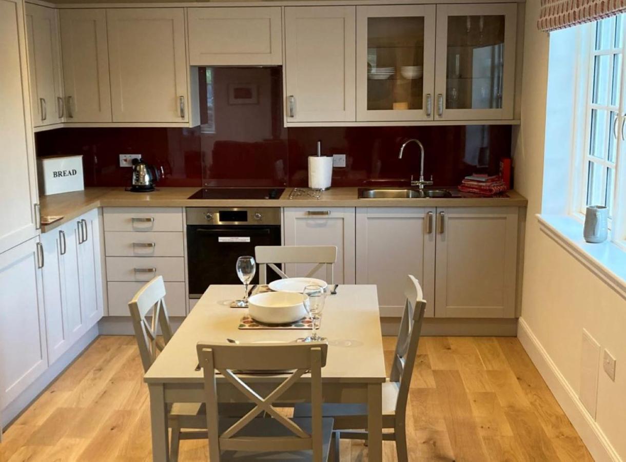 Kingfisher Cottage, Port O Tay Питлохри Экстерьер фото